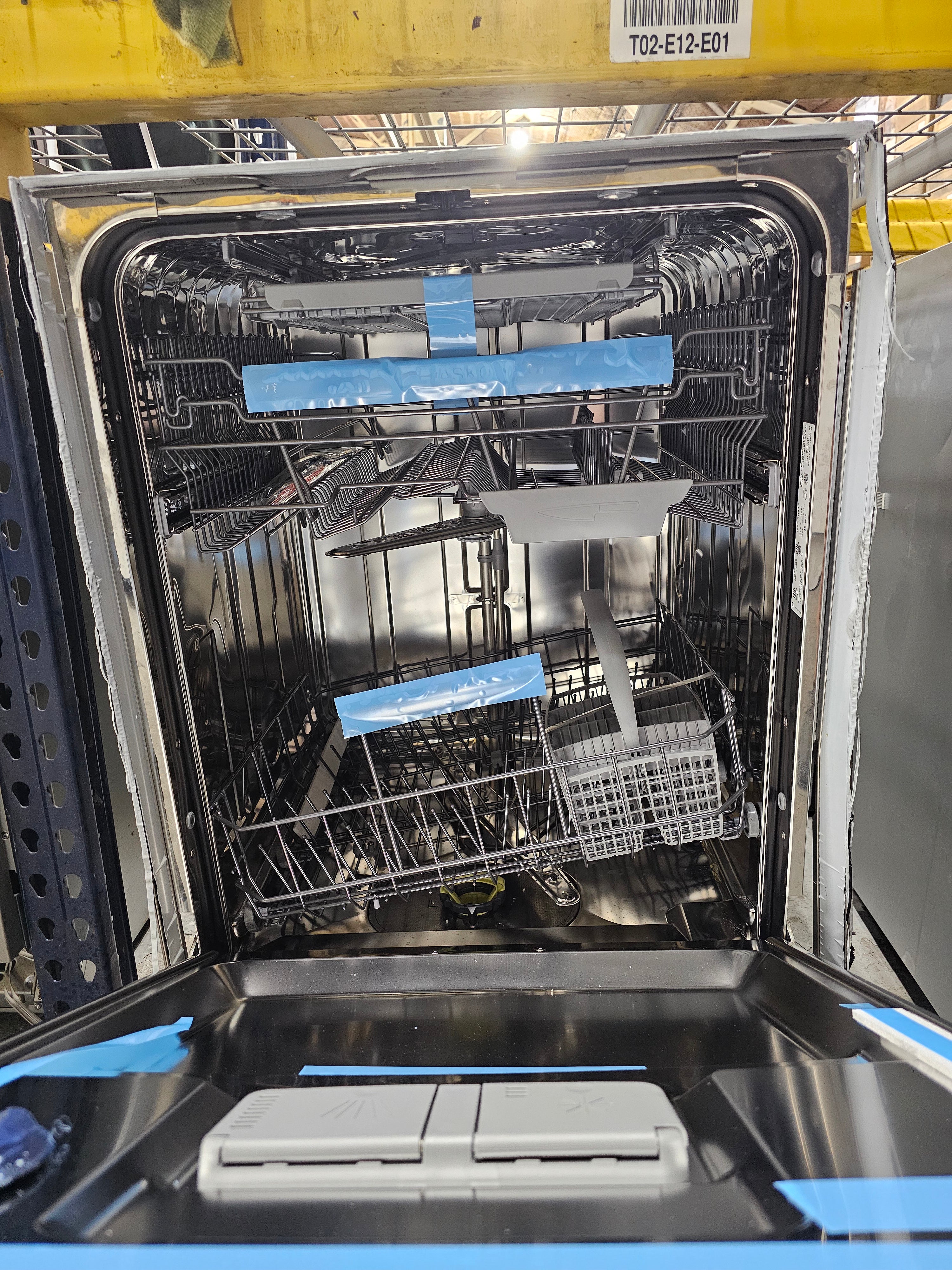 ASKO 24 Inch Fully Integrated Dishwasher with 16 Place Settings, 11 Programs, Super Cleaning System+™, Turbo Drying, Wide Spray™, Jet Spray™ and ENERGY STAR® Rated: Pro Handle